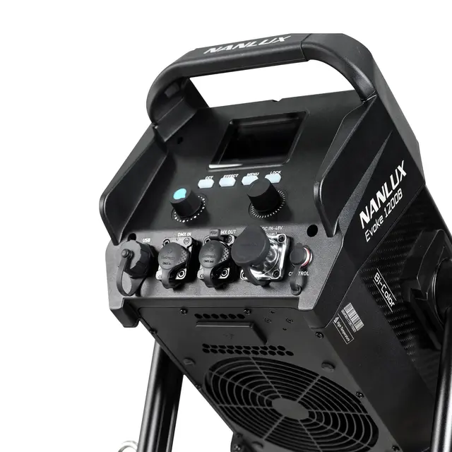 Nanlux Evoke 1200B Spot Light LED lampe og Flight Case 