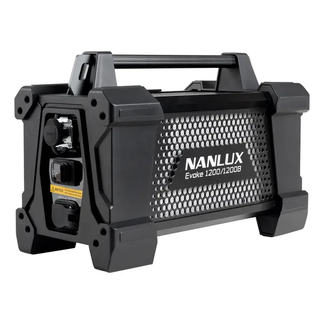 Nanlux Evoke 1200B Spot Light LED lampe og Flight Case 