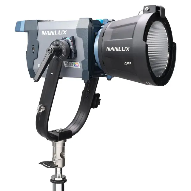 Nanlux Evoke 150C Full-Color Spot Light 150W. 1000-20 000K 