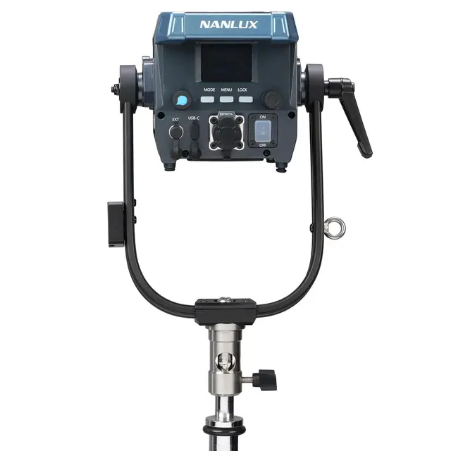 Nanlux Evoke 150C Full-Color Spot Light 150W. 1000-20 000K 
