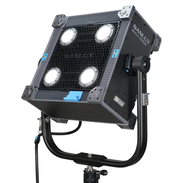 Nanlux Evoke Matrix 2500B Bi-color Multi-Source Spot Light Kit. Flight Case 