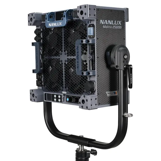 Nanlux Evoke Matrix 2500B Bi-color Multi-Source Spot Light Kit. Flight Case 