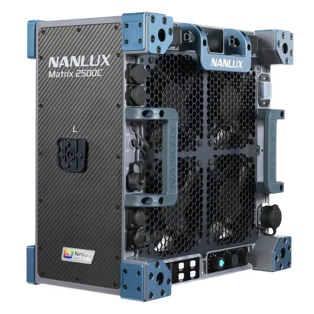 Nanlux Evoke Matrix 2500C Full-color Multi-Source Spot Light Kit. Flight Case 