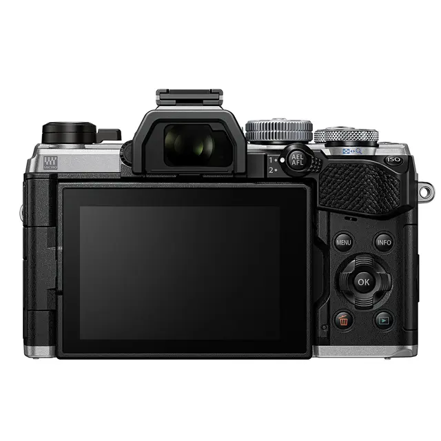 OM SYSTEM OM-5 m/14-150mm f/4-5.6 II Sølv 