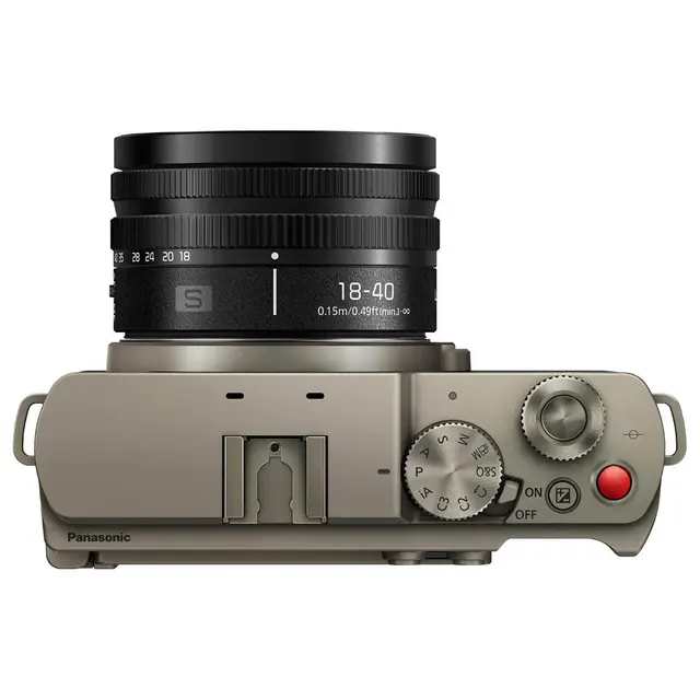 Panasonic Lumix S9 Titanium/Black Kit Med 18-40mm f/4.5-6.3 