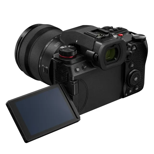 Panasonic Lumix S5 II 20-60mm f/3.5-5.6 + Lumix S 50mm f/1.8 