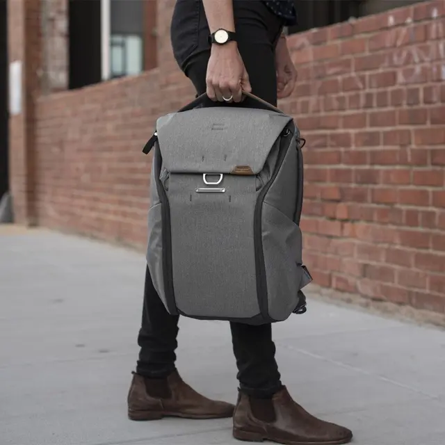 Peak Design Everyday Backpack V2 20L Fotoryggsekk. Farge Ash/Lys grå 