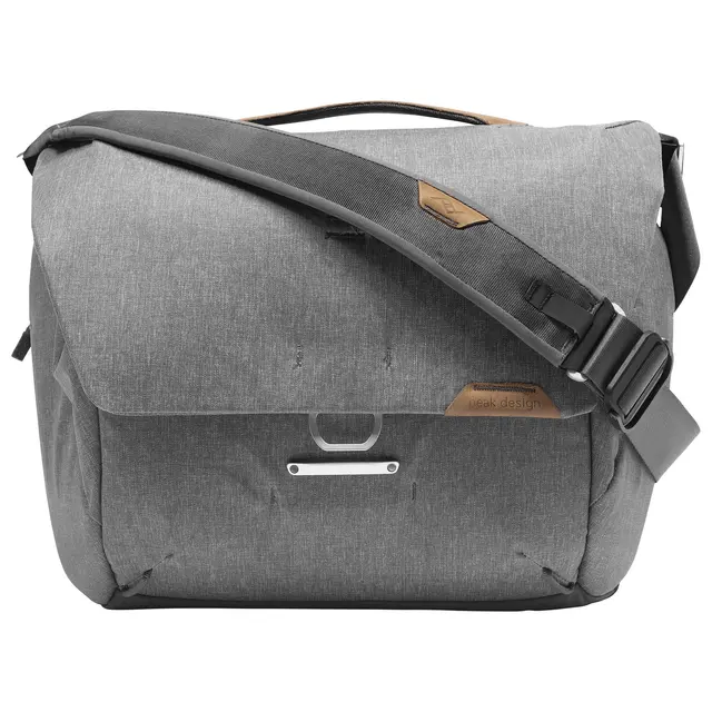 Peak Design Everyday Messenger v2 13L 13 Liter. Ash. Lys Grå fotobag 