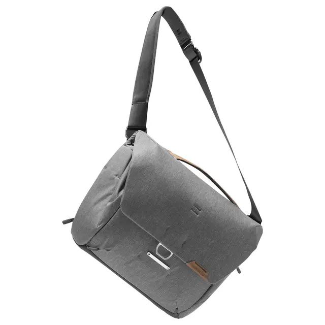 Peak Design Everyday Messenger v2 13L 13 Liter. Ash. Lys Grå fotobag 