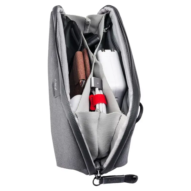 Peak Design Tech Pouch Black Small. Black 