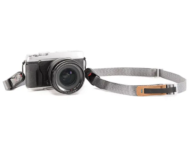 Peak Design Leash Ash Smal Nakkereim. Grå 