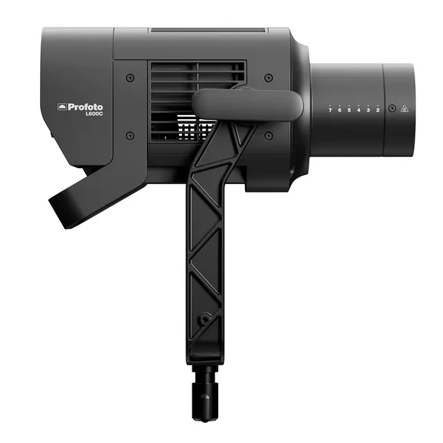 Profoto L600C Full-Color LED 2000K-15000K. 600W 