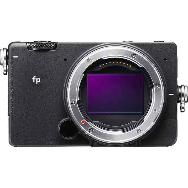 Sigma fp kamerahus + 45mm f/2.8 DG DN 24mp kamera og 45mm optikk 
