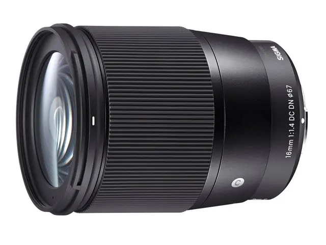Sigma 16mm f/1.4 DC DN Contemporary MFT Lyssterkt vidvinkel for Micro 4/3 
