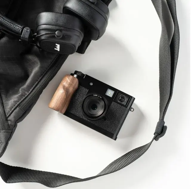 SmallRig 5224 L-Shaped Mount Plate Wood Wooden Handle for Fujifilm X half Black 