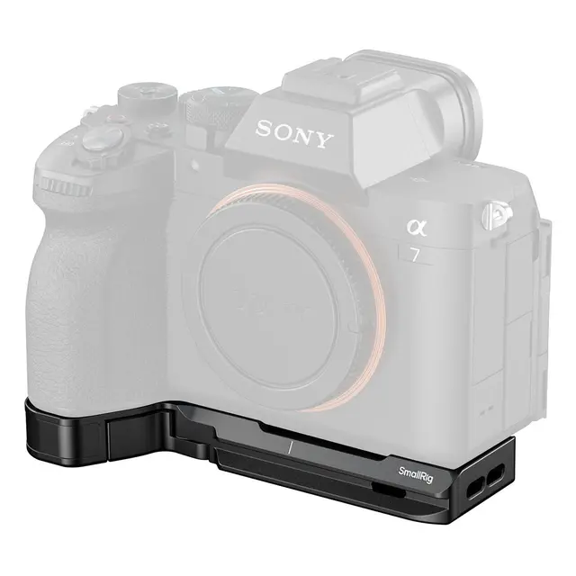 SmallRig 6033 Baseplate with AirTag Slot For Sony Alpha 7 V / 7R V / 7 IV 