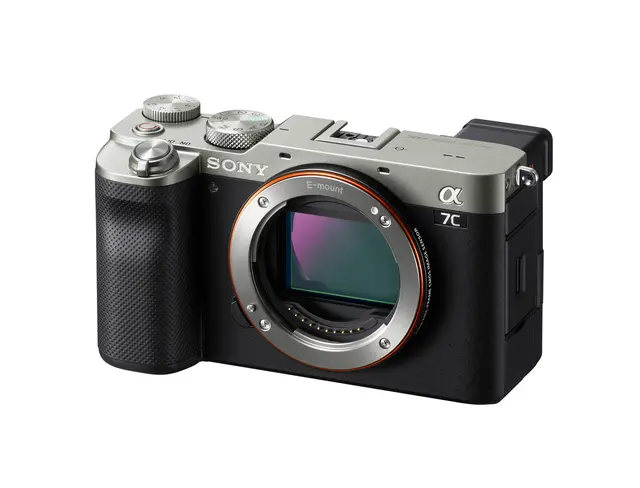 Sony A7C m/ FE 24mm f/2.8 G E-Mount. Fullformat 