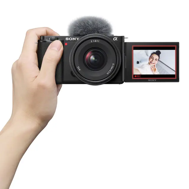 Sony E 11mm f/1.8 E-Mount. APS-C 