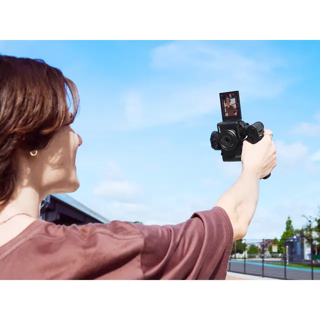RETUR Sony ZV-1F Vloggkamera 4K. Streamingfunksjon m/Tally light 
