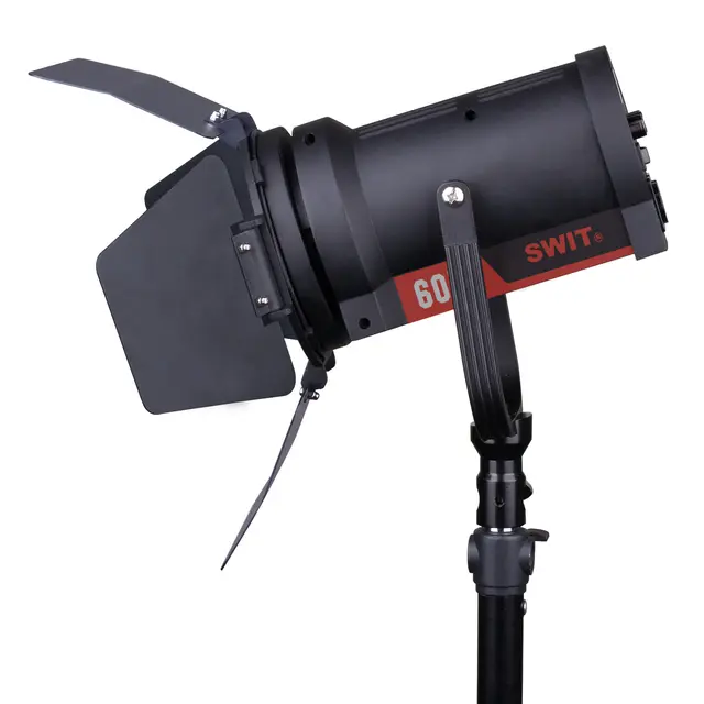 SWIT FL-C60D 3x 60W LED Spotlight Kit 3-pk med stativer og bag 