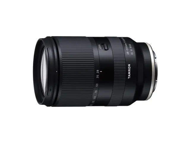 Tamron 28-200mm f/2.8-5.6 Di III RXD Til Sony FE 