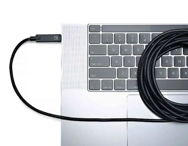 TetherPro USB-C til USB-C 4,6m Vinklet 4,6m Sort kabel med vinklet kontakt 
