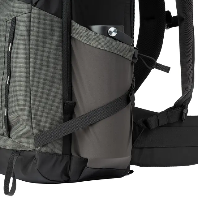 Think Tank Mindshift Backlight 26L Photo Daypack. Slate Black 