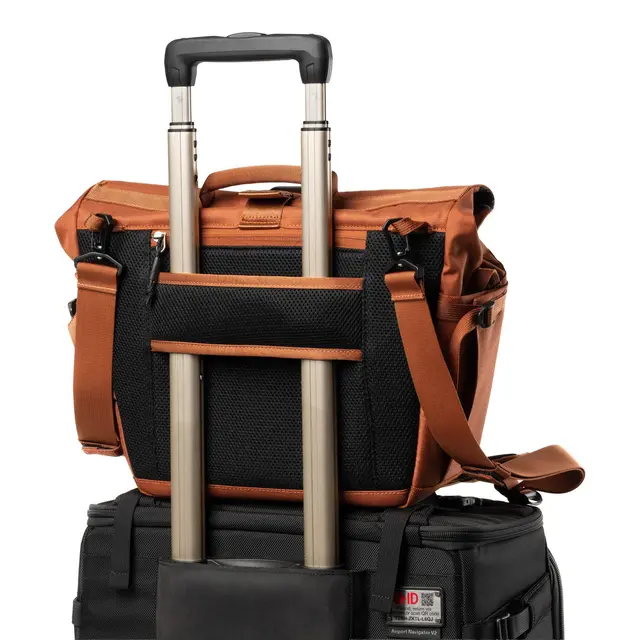 Think Tank FocusPoint Crossbody 8L 8L. Urban Rust 