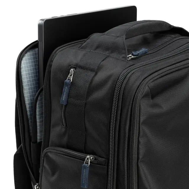 Think Tank Airport Essentials Backpack 26L. Black 