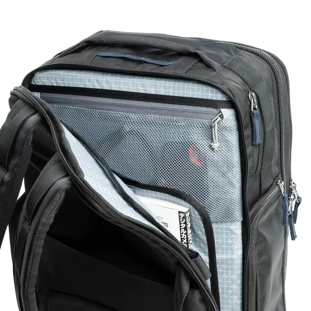 Think Tank Airport Commuter Backpack 31L. Black 