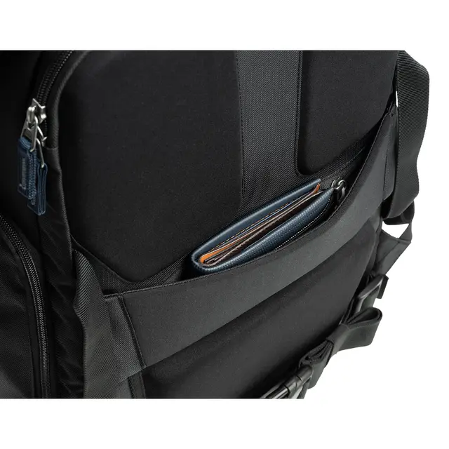Think Tank Airport Commuter Backpack 31L. Black 