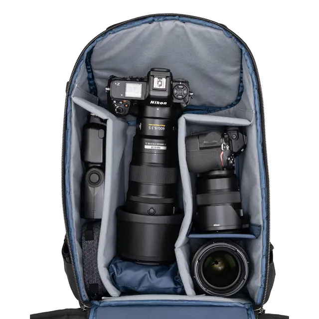 Think Tank DarkLight Backpack 25L Black 25L. Sort. 16" Laptop 