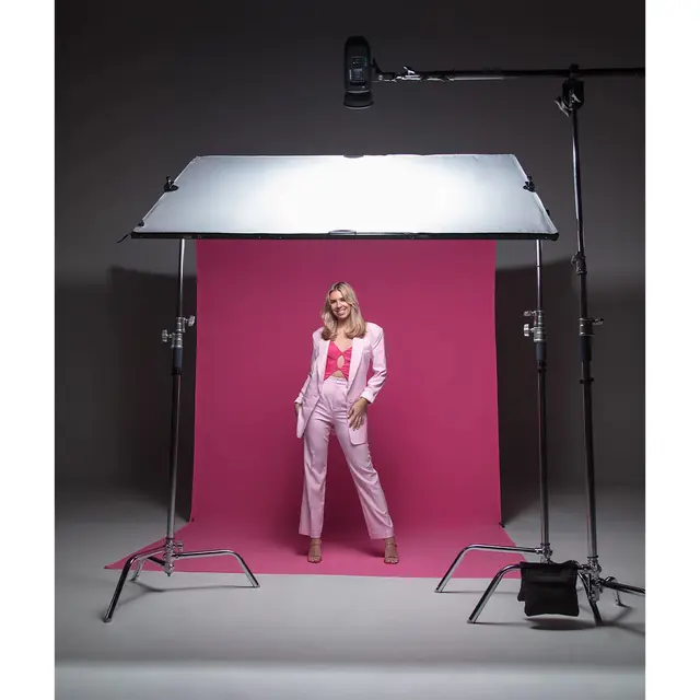 Westcott Wrinkle-Resistant Backdrop Dark Pink 2,74 x 3,05 m 