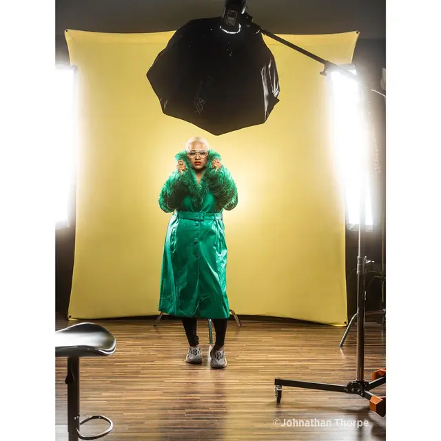 Westcott X-Drop Pro No-Wrinkles Backdrop Canary Yellow 2,44 x 2,44 m (8' x 8') 