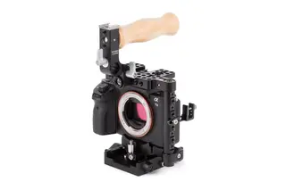 Wooden Camera Unified DSLR Cage (Small) with Wood Grip