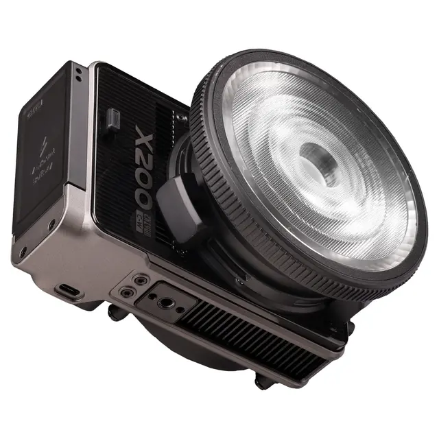 Zhiyun Molus X200 Bi-Color COB Light KIT 200W. 2700-6500K. Combo Kit 