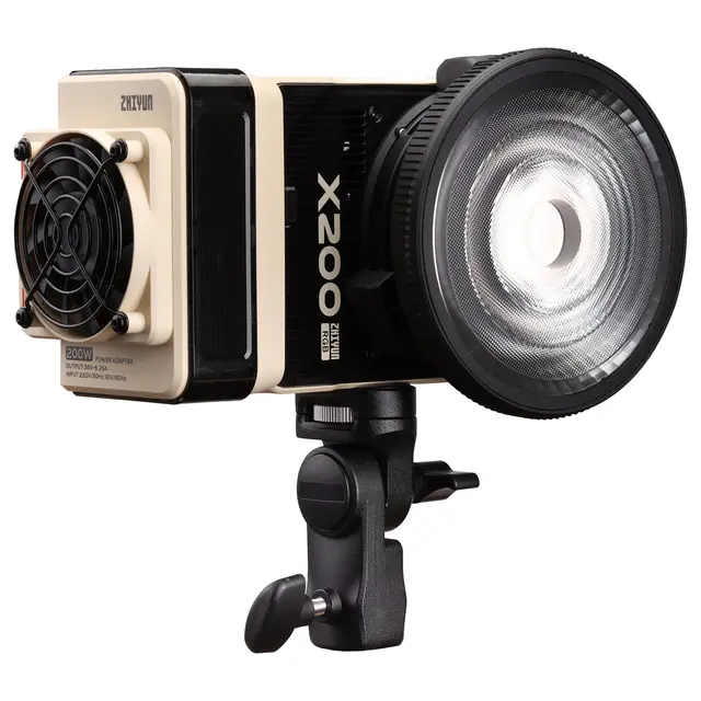 Zhiyun Molus X200 RGB COB Light 200W. 2700-10000K. 