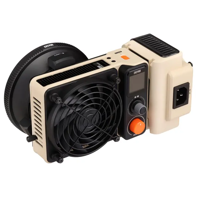 Zhiyun Molus X200 RGB COB Light 200W. 2700-10000K. 