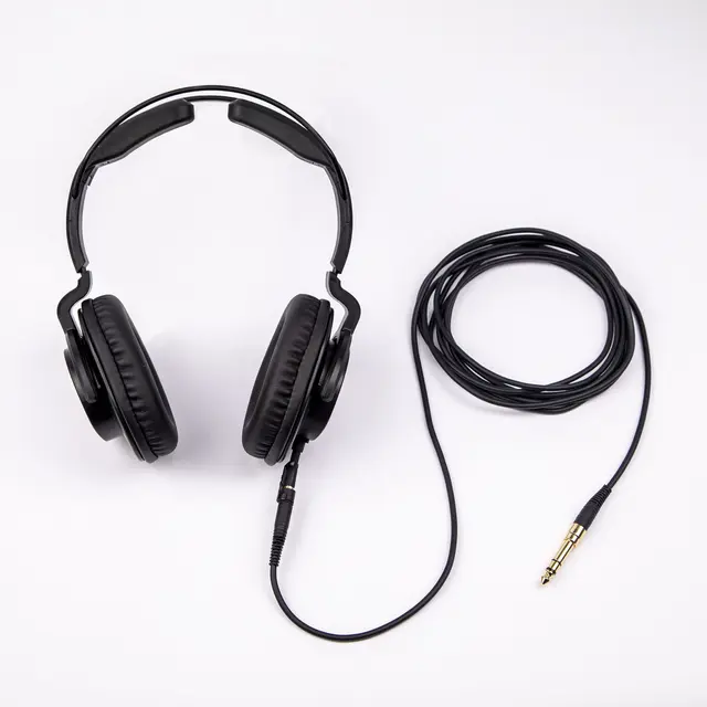 Zoom ZDM-1 Podcast Mic Pack Headset, bordstativ, vindhette og XLR 