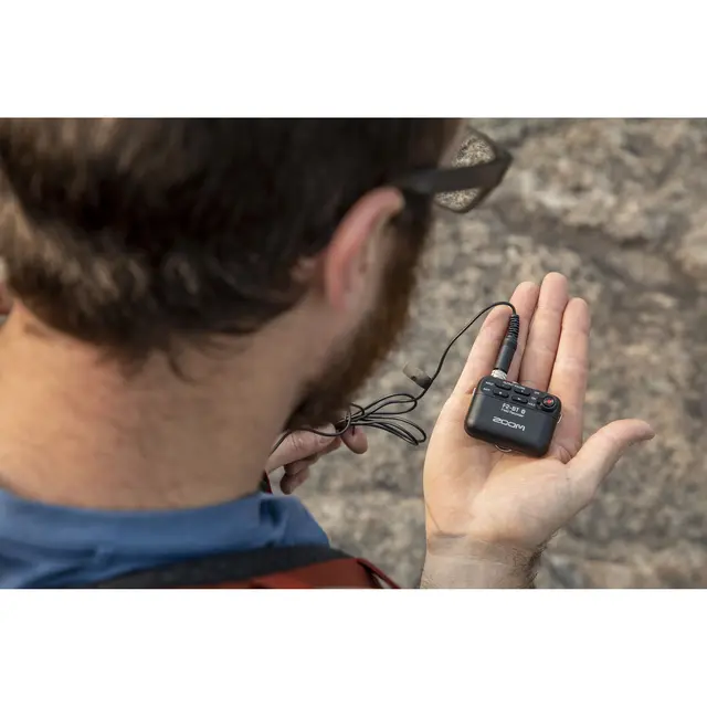 Zoom F2 Ultrakompact Field Recorder 